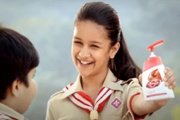 பிரபல சோப்பு விளம்பரத்தில் நடித்த சிறுமியா இது? தற்போது எப்படி உள்ளார் பாருங்க, வைரல் போட்டோ