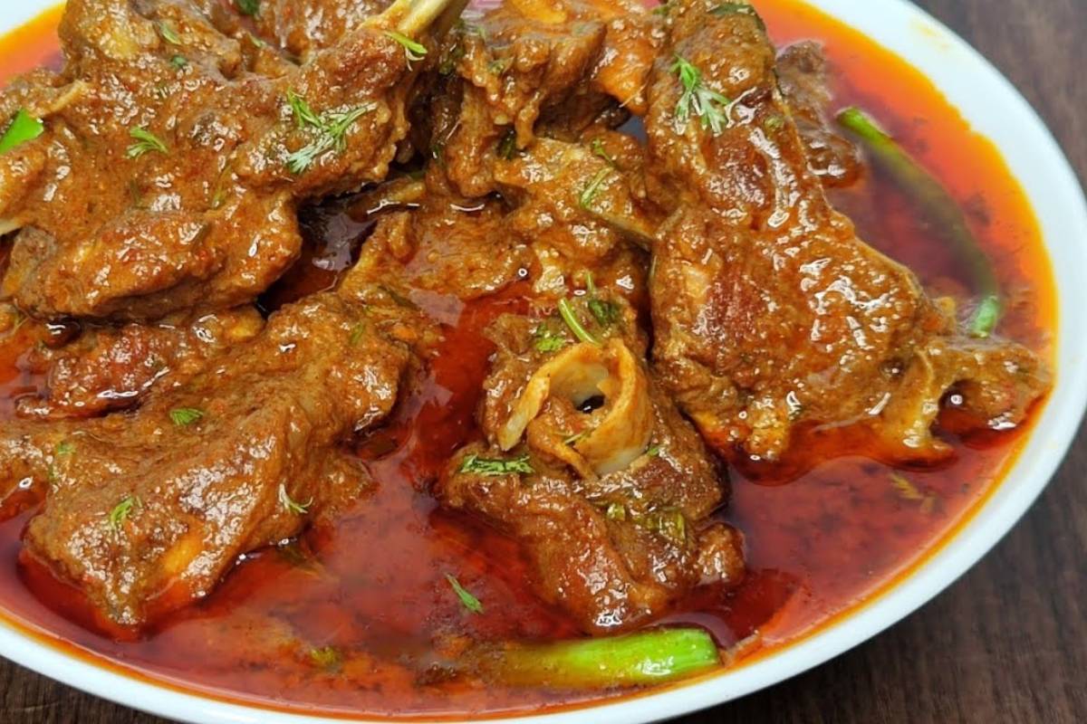 Kolhapuri Mutton Recipe: காரசாரமான கோலாப்பூரி மட்டன் குழம்பு செய்முறை | Tasty Kolhapuri Mutton Masala Recipe Kolhapuri Mutton Recipe: காரசாரமான கோலாப்பூரி மட்டன் குழம்பு செய்முறை | Tasty Kolhapuri Mutton Masala Recipe