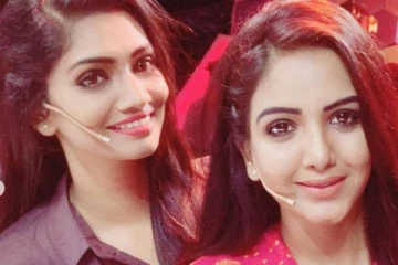 நடிகைக்கு உதட்டில் முத்தம்! பிக்பாஸ் நடிகை பாவ்னியின் முகம் சுளிக்க வைக்கும் புகைப்படம்..