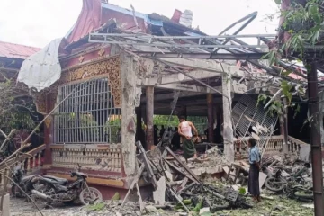 மியன்மாரில் பௌத்த மடாலயம் மீது வான்வழி குண்டு தாக்குதலில் 23 பேர் பலி!