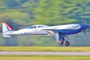 ලොවම මවිත කරමින් පළමු විදුලි ගුවන් යානයක් කරළියට එයි..