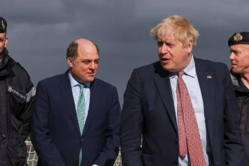 போரிஸ் ஜான்சன் பக்கம் சாயும் முக்கிய அமைச்சர்: பிரதமர் போட்டியில் இருந்து விலகுவதாக அறிவிப்பு