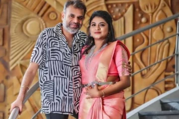 அப்பாவாகியுள்ள நடிகர் பிரேம்ஜி தனது மனைவியுடன் எடுத்த அழகிய போட்டோஸ்