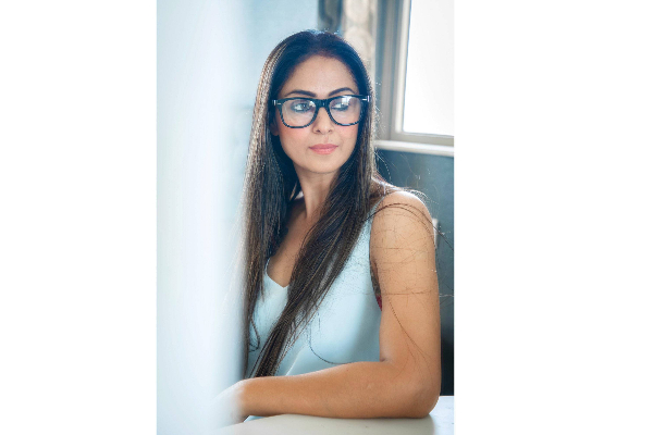 46 வயதிலும் இளம் நடிகைகளுக்கு டஃப் கொடுக்கும் சிம்ரன் - வைரலாகும் அழகிய புகைப்படம் | Actress Simran Latest Images Goes Viral