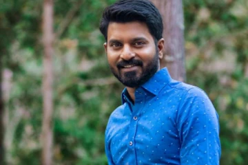 பேரழகில் ஹீரோயின் போல ஜொலிக்கும் தொகுப்பாளர் மாகாபாவின் மகள்! அவருக்கு இவ்வளவு பெரிய மகனா?