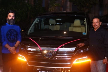 ஓடாத படத்துக்கு ஏன் இத்தனை ஆடம்பரம், சிம்புவின் தந்திரம்