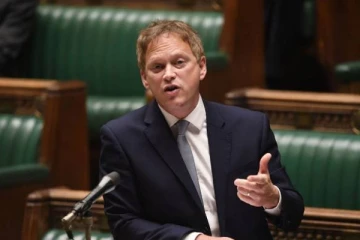 இந்த 12 நாடுகள் மீண்டும் சிவப்பு பட்டியலில் சேர்க்கப்படலாம்! பிரித்தானியா மக்களுக்கு எச்சரிக்கை தகவல்