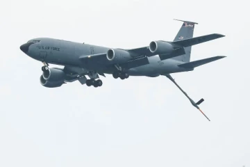 ரஷ்ய விமான தளத்தை கொச்சப்படுத்திய அமெரிக்க விமானப்படை!