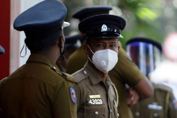 யாழில் ஆசிரியர் தாக்கியதில் மாணவனின் முகநரம்பில் பாதிப்பு | Teacher Attacked By A Student In Jaffna