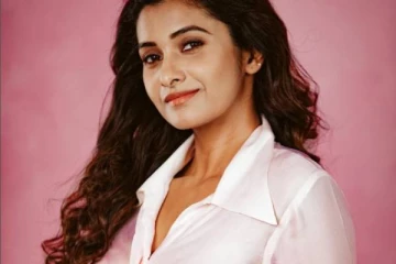 என்ன சிம்ரன் இப்படி இறங்கிட்டீங்க? பிரியா பவானி சங்கரை பார்த்து ஷாக்காகும் ரசிகர்கள்