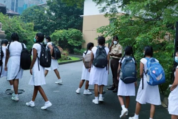 கல்வி அமைச்சால் இன்று முதல் பாடசாலை மாணவர்களுக்கு விதிக்கப்பட்டுள்ள தடை