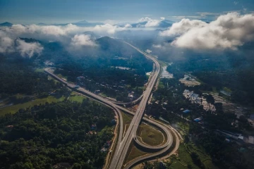 மத்திய அதிவேக நெடுஞ்சாலையின் ஒரு பகுதிக்கான நிர்மாணப் பணிகள் நிறைவு கட்டத்தில்