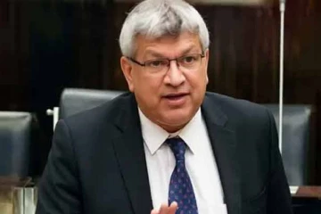 දේශපාලන කරළිය උණුසුම් කරමින් අධිකරණ අමාත්‍ය හර්ෂණ නානායක්කාරට එරෙහිව විශ්වාසභංගයක්