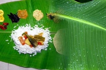 வாழை இலையில் சாப்பிடுவதால் இத்தனை நன்மைகளா? இது தெரியாம போச்சே!