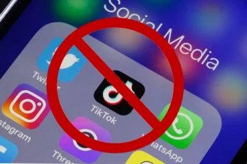 මෙරට විශාල පිරිසකට සමාජ මාධ්‍ය තහනම් කරයි..හදිසි තීරණයක් ගනී..