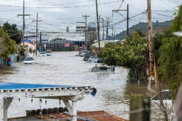 பரிதவிப்பில் 15 மில்லியன் மக்கள்... நூற்றுக்கணக்கானோர் அவசரமாக வெளியேற்றம்