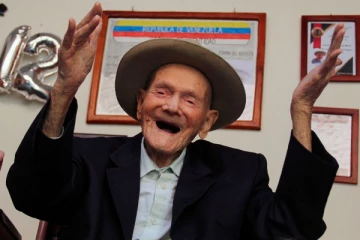 கின்னஸ் உலக சாதனை படைத்த வயதான மனிதர் மரணம்