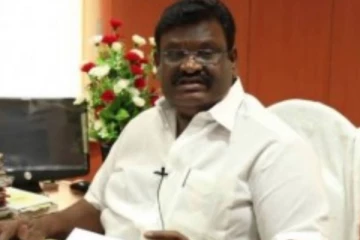 நரிக்குறவர்களின் வீடுகளுக்குச் சென்று வாக்கு சேகரித்த ஆவடி திமுக வேட்பாளர்