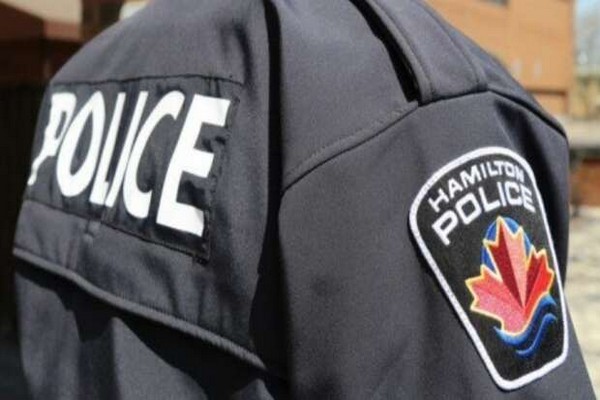 கனடாவில் இரு வேறு இடங்களில் இரண்டு சடலங்கள் மீட்பு | Hamilton Police Investigating Suspicious Death
