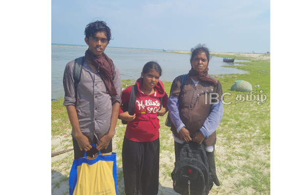 யாழ்ப்பாணத்தைச் சேர்ந்த மூவர் அகதிகளாக தஞ்சம் | Three People From Jaffna Went By Sea Dhanushkodi