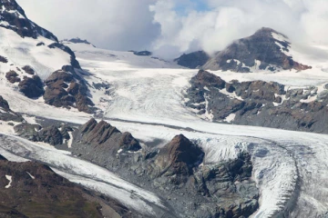 சுவிட்சர்லாந்தில் உருகும் பனிப்பாறைகள் வெளிக்கொண்டுவரும் மர்மங்கள்...