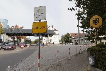 சுவிஸ் ஜேர்மன் எல்லையில் அதிகரிக்கும் பதற்றம்: எல்லைக் கட்டுப்பாடுகளின் விளைவு