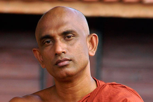 தேரருடன் இணைந்து கடத்தலில் ஈடுபட்டுள்ள தேசபந்து: நீதிமன்றில் அம்பலம்! | Deshabandhu And Rathana Thero Charged Kidnapping