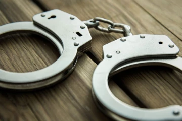 හෙරොයින් එක්ක සරසවි සිසුවෙක් ඇතුළු 03ක් මාට්ටු වෙලා..