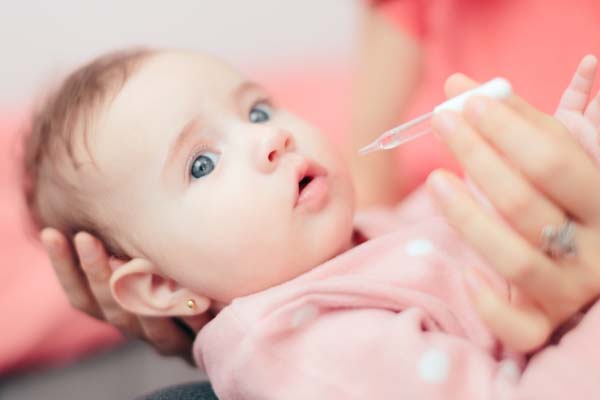 பிறந்த குழந்தைக்கு கிரேப் வாட்டர், வசம்பு என கை வைத்தியம் செய்றீங்களா? மிகப்பெரிய ஆபத்தாம் | Don T Miss Out On Giving All This Newborn Baby