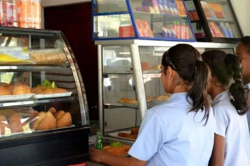 பிரபல பாடசாலை உணவகத்தில் போதை பொருள் விற்பனை