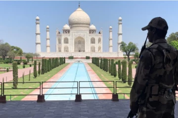 நீண்ட நாட்களுக்கு பிறகு பொதுமக்களின் பார்வைக்காக திறக்கப்படும் தாஜ் மஹால்