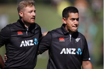 களத்தில் கண்ணீருடன் நுழைந்து சிரிப்புடன் விடைபெற்ற நியூஸிலாந்து வீரர் ராஸ் டெய்லர்!