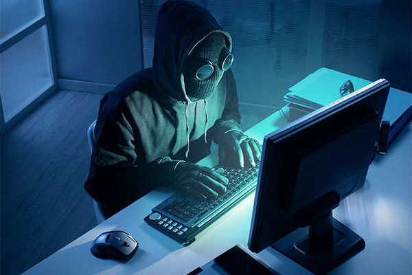 மட்டக்களப்பில் அவுஸ்ரேலியா பட்டதாரியின்  திருகுதாளங்கள்! | Australia Graduate Fraud Batticaloa