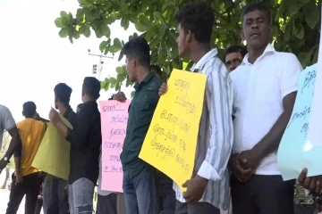 மட்டக்களப்பில் சட்டவிரோத வடிசாராய உற்பத்தியை கட்டுபடுத்துமாறு கோரி கவன ஈர்ப்பு பேரணி