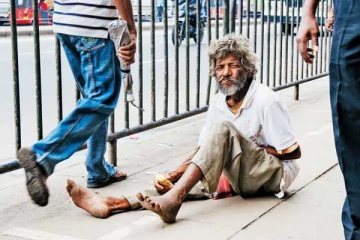 මියගිය යාචකයකු ලග තිබී හමුවූ සිතාගත නොහැකි දේ