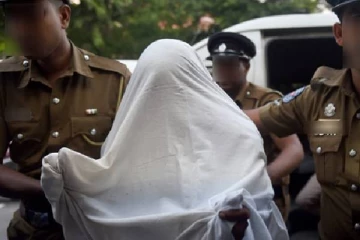 பெண்ணிடம் பாலியல் இலஞ்சம் கோரிய  பொலிஸ் அதிகாரி