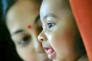 அம்மாவின் கைகளை விட பாதுகாப்பான ஓர் இடமுண்டோ? ஹேப்பி மதர்ஸ் டே…மா!