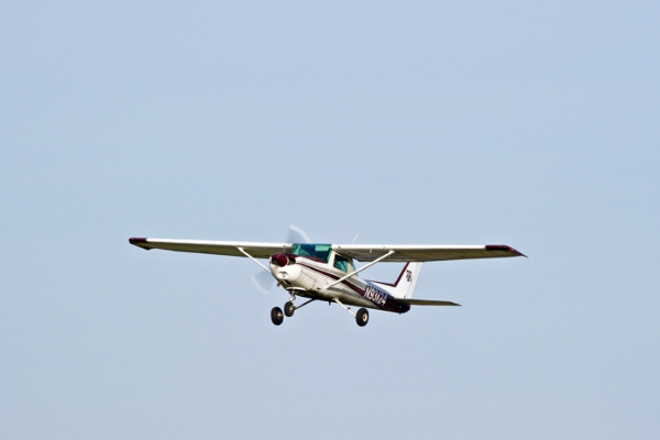 பிலிப்பைன்சில் விமான விபத்து - இந்திய மாணவர் உட்பட 2 பேர் பலி | Indian Student Pilot Filipino Trainer Plane Crash