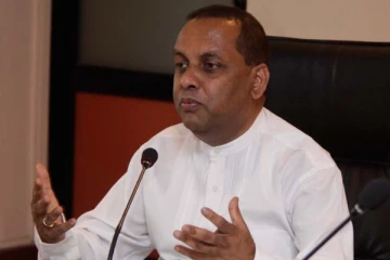 அமைச்சர் மகிந்த அமரவீர பதவி விலகுவதாக அறிவிப்பு