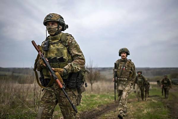 உணவுப் பற்றாக்குறை... உக்ரைனில் விளாடிமிர் புடினின் வீரர்கள் எடுத்த கடுமையான முடிவு | Putin Invading Troops Cannibalism