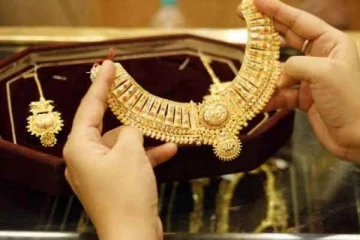 தங்கத்தை இந்த ராசிக்காரங்க மறந்தும் அணியக்கூடாதாம்! பிரச்சினை தேடி வரும்