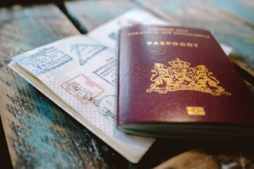 06 வெளிநாட்டு கடவுச்சீட்டுகளுடன் சிக்கிய சந்தேகநபர்!