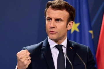 பிரான்ஸ் கால்பந்தாட்ட அணியின் வெற்றியை கொண்டாடிய அதிபர் மேக்ரான்