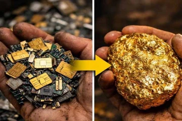 சிம் கார்டுகளில் இருந்து 191 கிராம் தங்கம் உருவாக்கிய நபர்