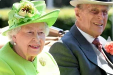 இங்கிலாந்து ராணிக்கும் அவரது கணவருக்கும் கொரோனா தடுப்பூசி செலுத்தப்பட்டது