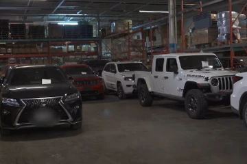 கனடாவில் கொள்ளையிடப்பட்ட பெருந்தொகை வாகனங்கள் வேறு நாட்டில் மீட்பு