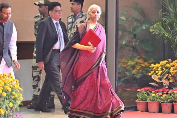 நிர்மலா சீதாராமன் அணிந்திருந்த காஞ்சிபுரம் பட்டுப்புடவை.., அதன் விலை எவ்வளவு? | Nirmala Sitharaman Kanjeevaram Saree Cost In Tamil