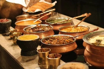 உணவை கடன் வாங்கும் நிலைக்கு தள்ளப்பட்டுள்ள இலங்கை