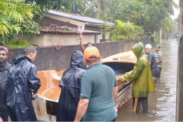 இலங்கை முழுவதும் பேரிடர் எச்சரிக்கை ; மின், இணைப்பு முடக்கத்திற்கு அதிகாரிகள் விளக்கம் | Officials Explain Disaster Power Outages Srilanka இலங்கை முழுவதும் பேரிடர் எச்சரிக்கை ; மின், இணைப்பு முடக்கத்திற்கு அதிகாரிகள் விளக்கம் | Officials Explain Disaster Power Outages Srilanka