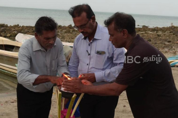 நல்லூரில் தியாக தீபத்திற்கு காவடி - யாழில் திரண்டு அஞ்சலி செலுத்திய மக்கள் | Thiyaga Theepam Thileepan Memorial Day In Nallur